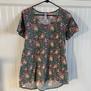 Lularoe shirt roses large